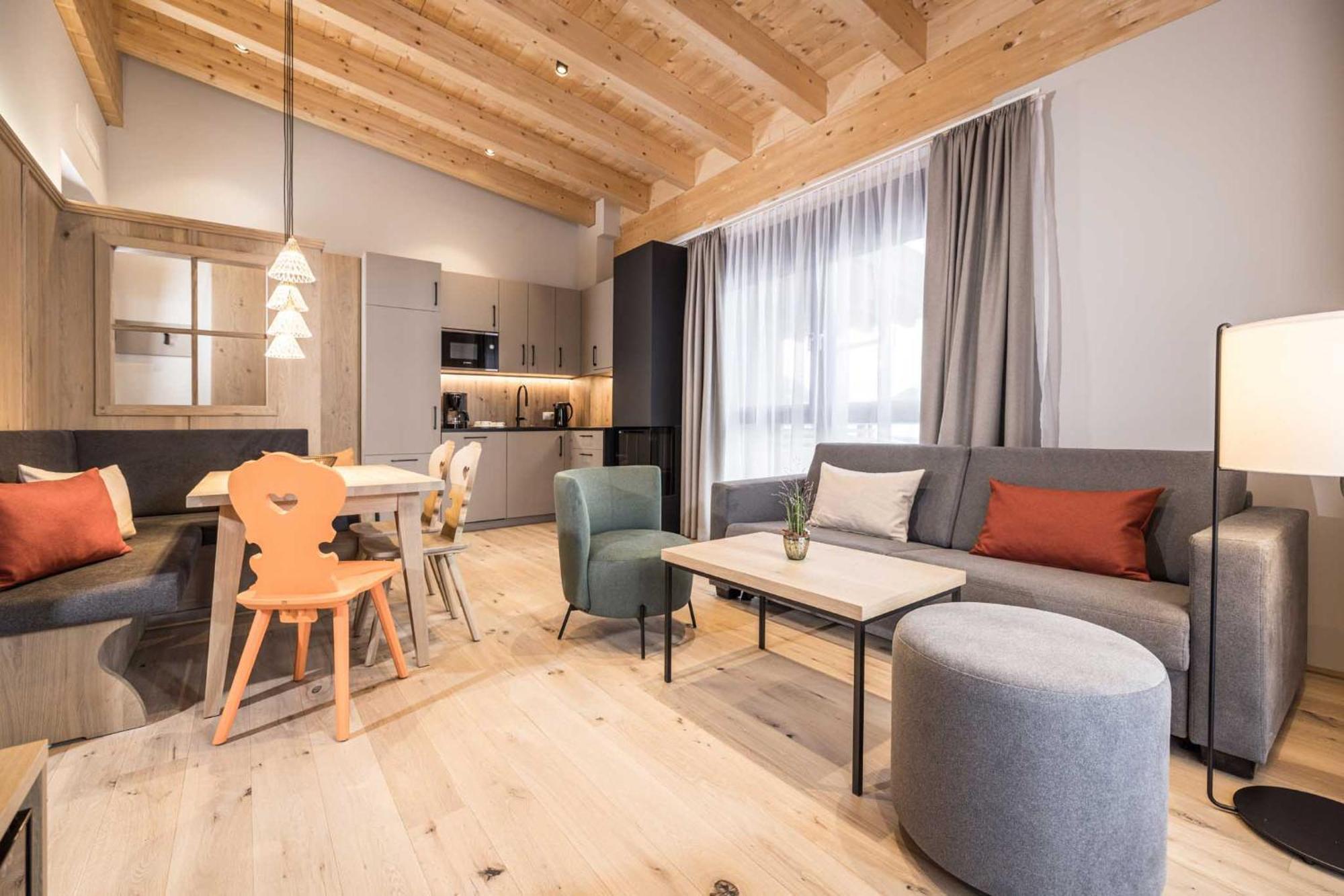 Alpine Collection Wildschonau: Paragliding Paradise near Skiwelt Wilder Kaiser Niederau Room photo